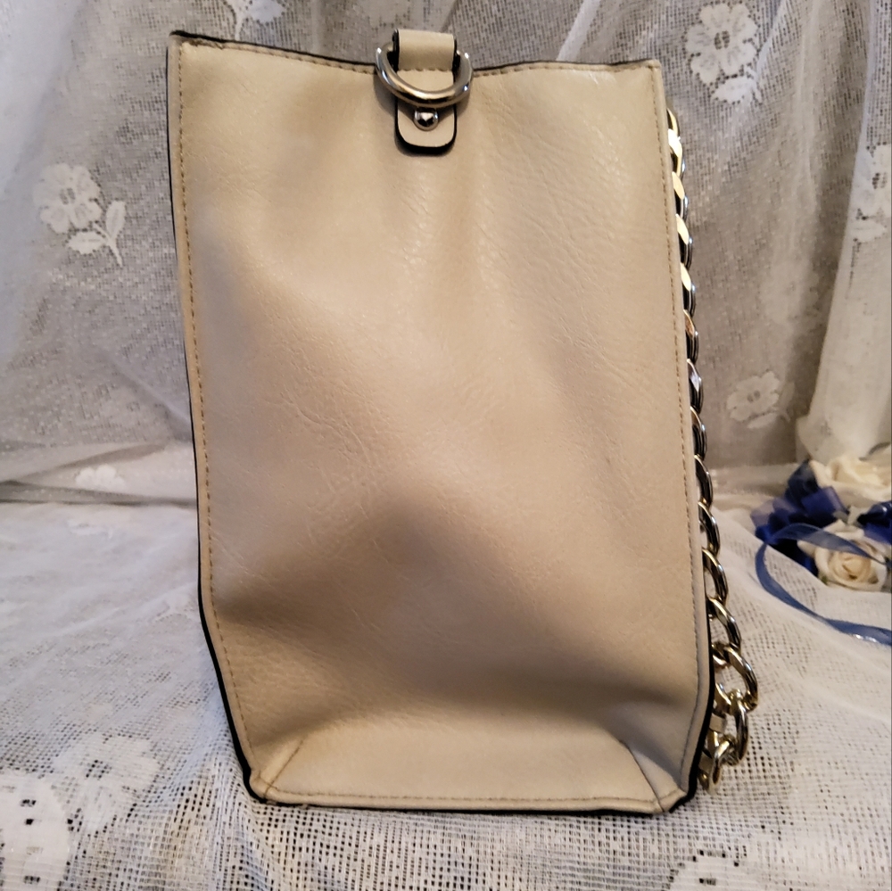 Purse - Picture 8 of 16